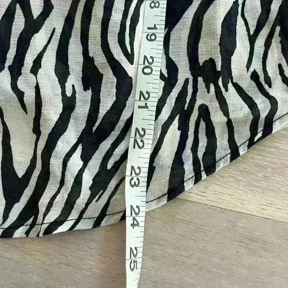 Free people Ciara zebra button down shirt blouse sz XS EXTRA SMALL - Picture 9 of 9